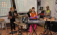 Čudnovati bend Orchestra of Spheres u Peek&Poke-u