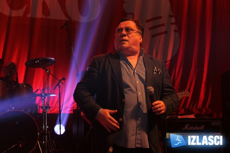 Halid i Crvena jabuka ugrijali atmosferu i "otopili" srca Riječana