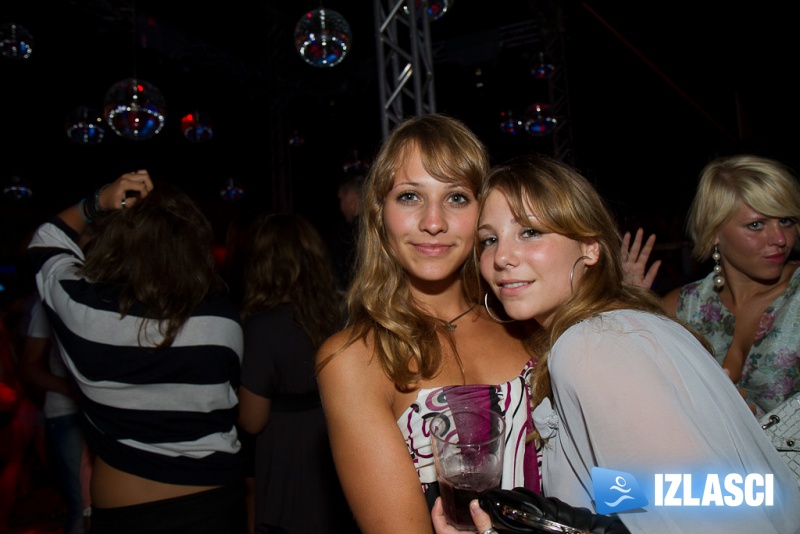 Britanski dvojac Freemasons u Santos beach clubu