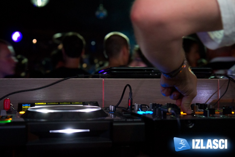 Britanski dvojac Freemasons u Santos beach clubu