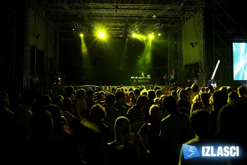 Senzacionalan nastup The Chemical Brothersa na "Moon and rocks" festivalu