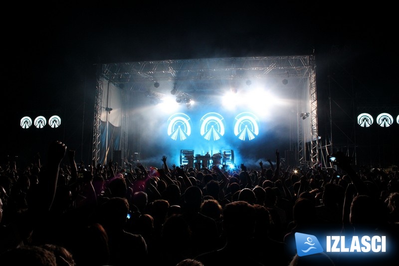 Senzacionalan nastup The Chemical Brothersa na "Moon and rocks" festivalu