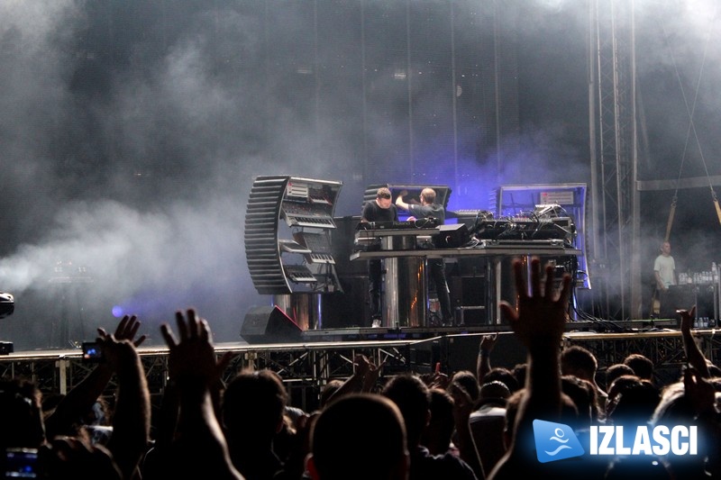 Senzacionalan nastup The Chemical Brothersa na "Moon and rocks" festivalu