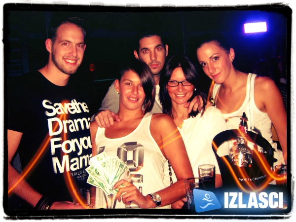 Chivas poker party u Mirage baru