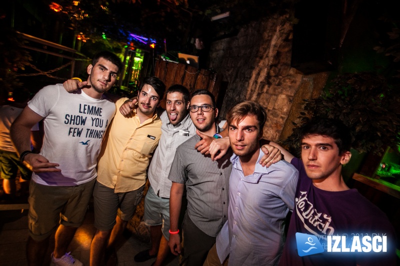 DJ Robert G. Roy with The Liquidator u Jungle clubu