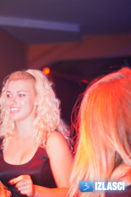 Night club Time u Puli uz najzgodnije komade