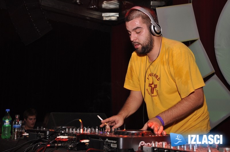 Razbacivanje na Drambe Baggateli u Stereo Dvorani