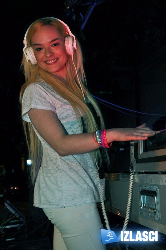 White Sensation and Black party @ Johnnie Walker Pub